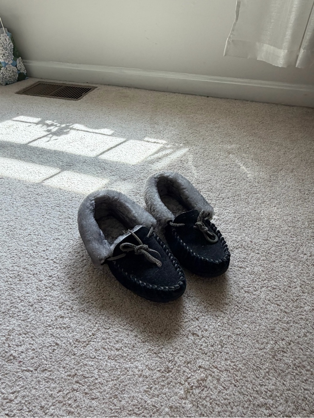 L.L. Bean Women's Black Moccasin Slippers with Gray Faux Fur Cuff